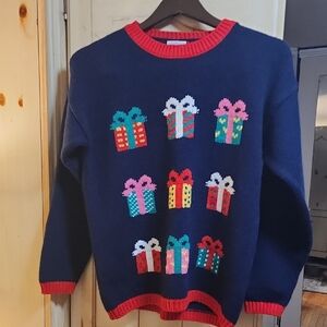 Heartstrings Festive Crewneck Sweater with Gift Design size Kids 14